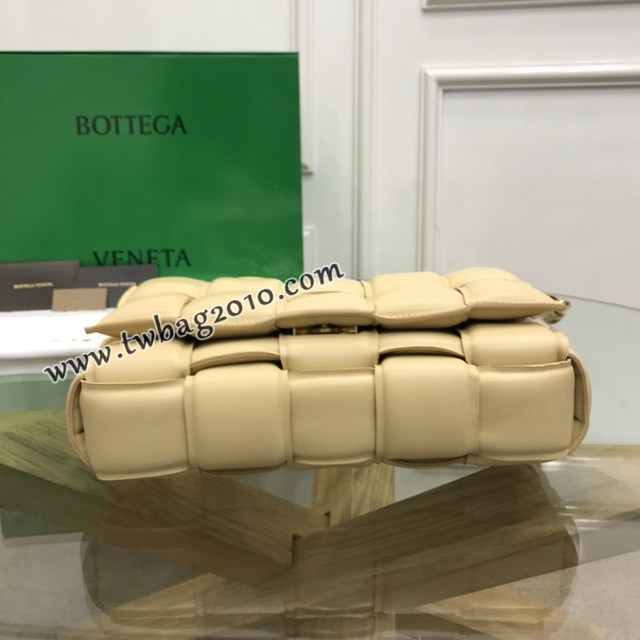 Bottega veneta高端女包 96008木薯 寶緹嘉新款枕頭鏈條包 BV經典款單肩斜挎手提女包  gxz1229